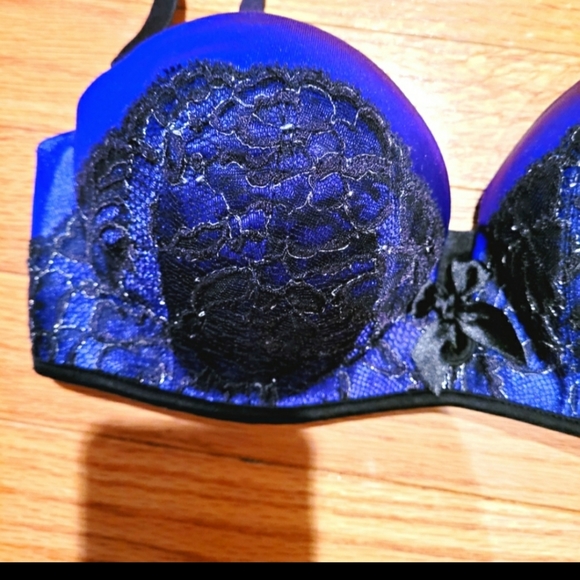 Victoria secret bra 32C purple and black. - Picture 2 of 5